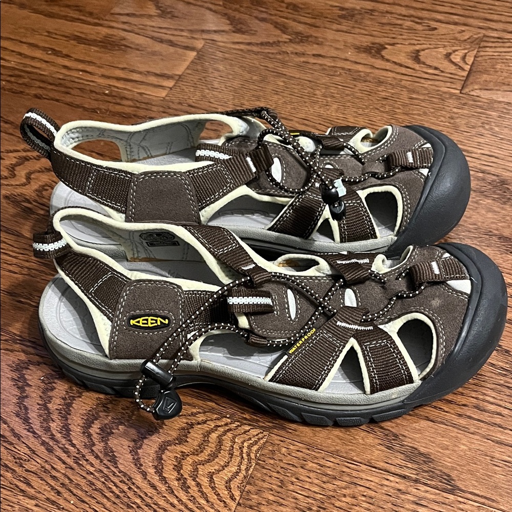 KEEN Women’s Brown and Black Turquoise Sandals
